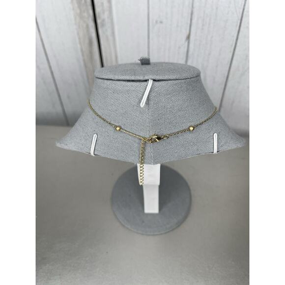 Vintage NAPIER Necklace Gold tone Signed Unique With Green White Crystal - Picture 4 of 5